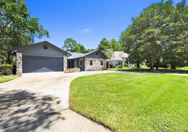 Homes for sale in Pensacola, FL | 25 Arapaho Dr, Pensacola, FL 32507 | MLS# 683887