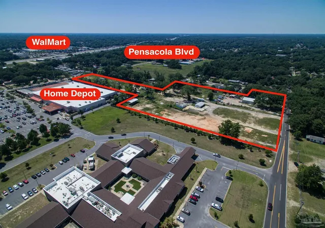 Photo 3 of Sale Pending at 9200 Fowler Ave, Pensacola, FL 32534 | MLS# 648961 | Listing updated on 2025-01-21