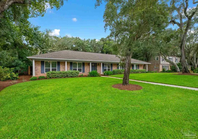Photo 2 of Single family home for sale at 409 Andrew Jackson Trl, Gulf Breeze, FL 32561 | MLS# 688267 | Listing updated on 2026-09-01