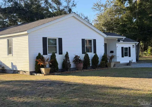 2nd image of 615 Sheppard Dr, Pensacola, FL 32507 | MLS# 677420