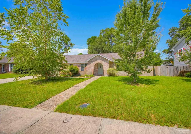 Photo 2 of Single family home for sale at 4240 Morelia Pl, Pensacola, FL 32504 | MLS# 688076 | Listing updated on 2026-09-09