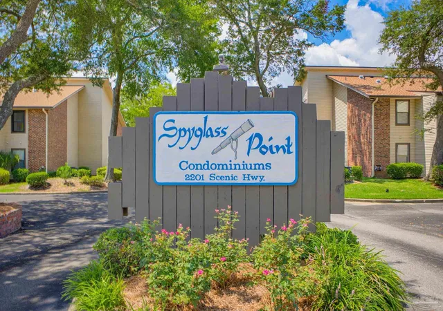 Listing Photo 2 - Condo for sale in building located at 2201 Scenic Hwy, Pensacola, FL 32503 - Unit #I-5