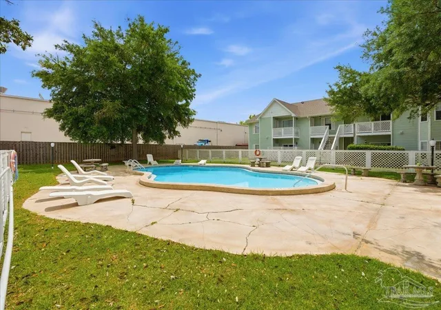 2nd image of 601 E Burgess Rd, Pensacola, FL 32504