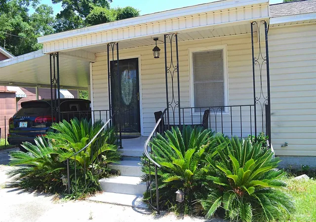 Photo 1 of Single family home for sale at 39 Sandalwood St, Pensacola, FL 32505 | MLS# 684290 | Listing updated on 2026-08-19