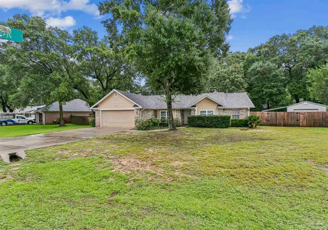 Photo 2 of Single family home for sale at 5100 Bradford Dr, Milton, FL 32571 | MLS# 684753 | Listing updated on 2026-09-07