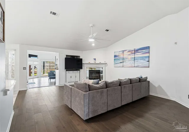 4th image of 1929 Jessica Way, Navarre, FL 32566 | MLS# 680011