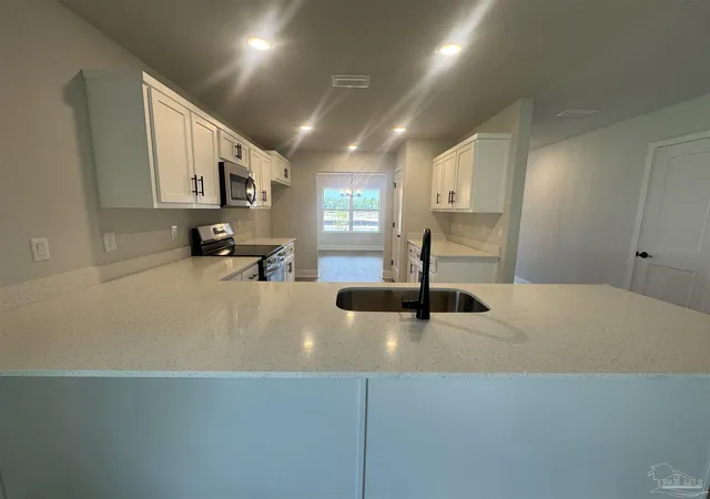 3rd image of 5286 Hidden Pines Cir, Milton, FL 32583 | MLS# 681629