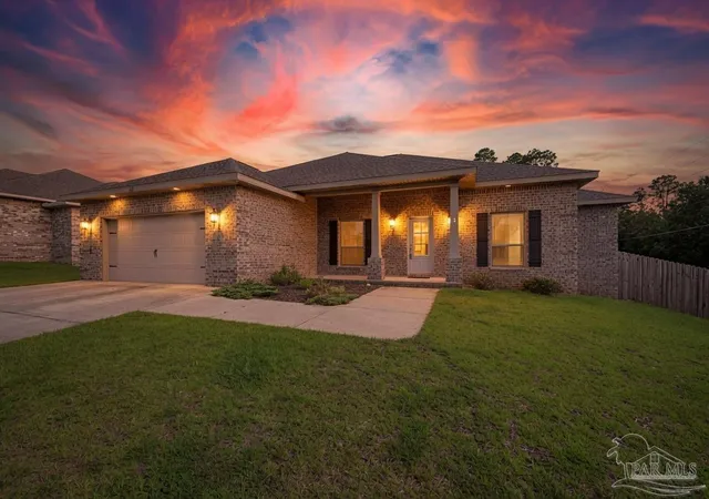 Homes for sale in Cantonment, FL | 400 Broadleaf Cir, Cantonment, FL 32533 | MLS# 685595