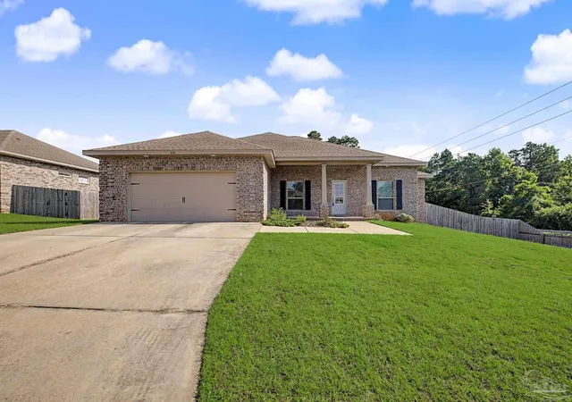 Homes for sale in Cantonment, FL | 400 Broadleaf Cir, Cantonment, FL 32533 | MLS# 685595
