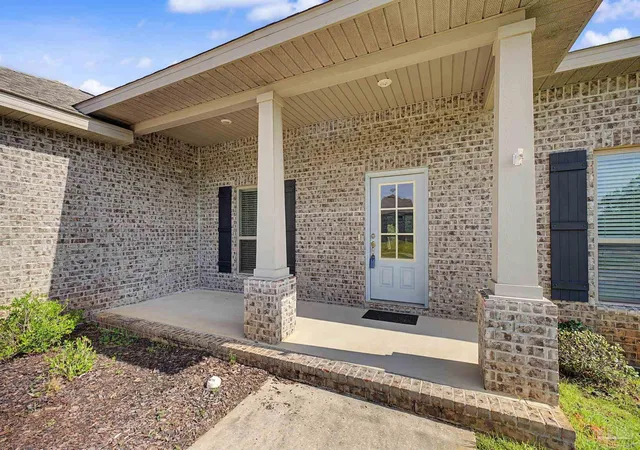 Homes for sale in Cantonment, FL | 400 Broadleaf Cir, Cantonment, FL 32533 | MLS# 685595