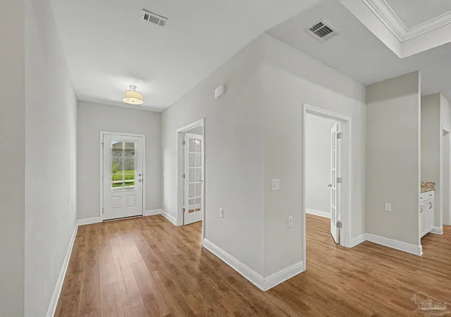 Homes for sale in Cantonment, FL | 400 Broadleaf Cir, Cantonment, FL 32533 | MLS# 685595