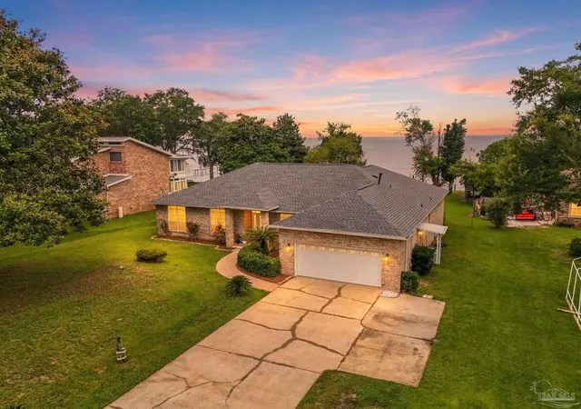 Photo 4 of Single family home for sale at 6338 E Bay Blvd, Gulf Breeze, FL 32563 | MLS# 684804 | Listing updated on 2026-08-19