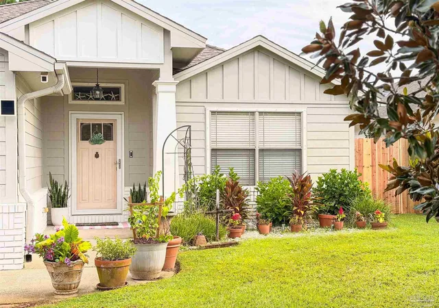 Photo 1 of Single family home for sale at 2545 Hartman Ct, Navarre, FL 32566 | MLS# 688125 | Listing updated on 2026-09-15