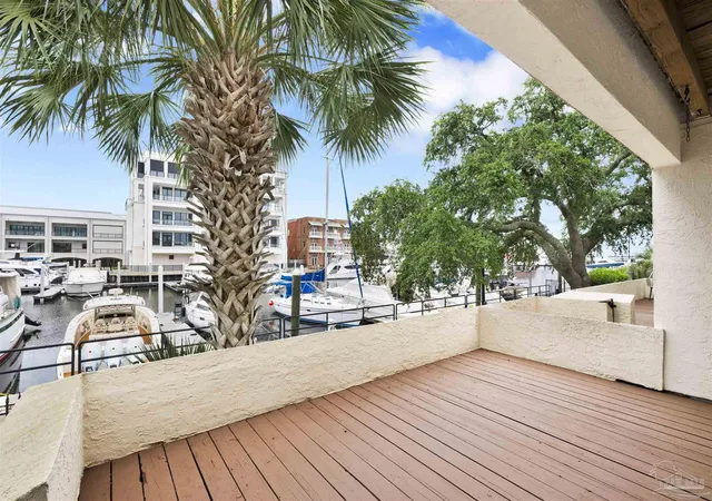 Listing Photo 4 - Condo for sale in building located at 4 Prt Royal Wy, Pensacola, FL 32502