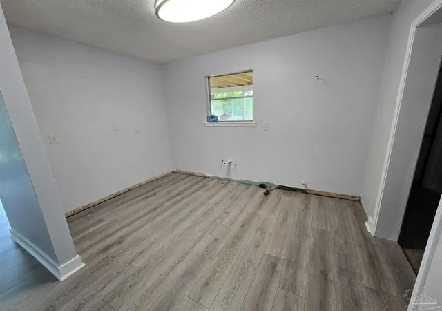Photo 3 of Single family home for sale at 926 Lucerne Ave, Pensacola, FL 32505 | MLS# 684353 | Listing updated on 2026-06-14