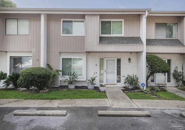 Condo for sale at 3400 Wimbledon Dr #6, Pensacola, FL 32504 | MLS# 683572