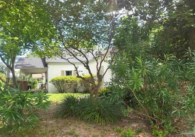 Photo 2 of Land for sale at 1301/1305 E La Rua St, Pensacola, FL 32501 | MLS# 687226 | Listing updated on 2026-08-25