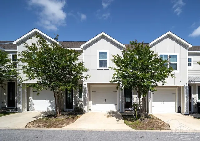 1st image of 266 Junction Ave, Pensacola, FL 32502 | MLS# 681579