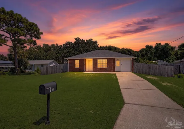 Photo 1 of Single family home for sale at 1634 Brookwood Cir, Gulf Breeze, FL 32563 | MLS# 688068 | Listing updated on 2026-09-08