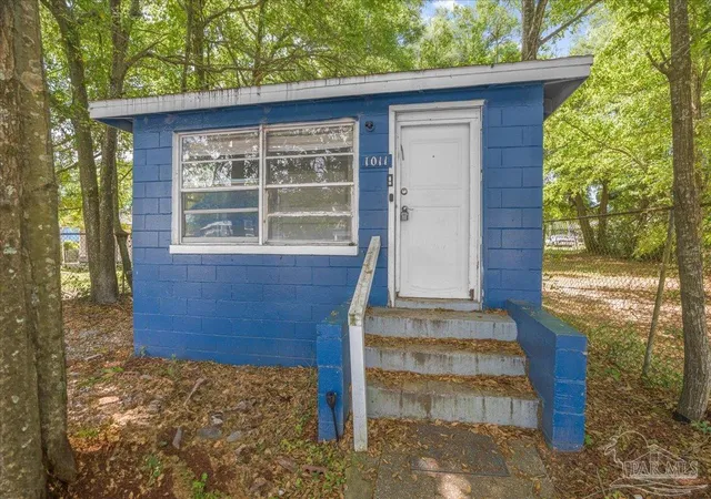 2nd image of 1011 W Hatton St, Pensacola, FL 32501 | MLS# 681028