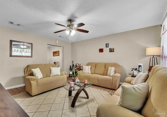 4th image of 1118 Bremen Ave, Pensacola, FL 32507 | MLS# 683107