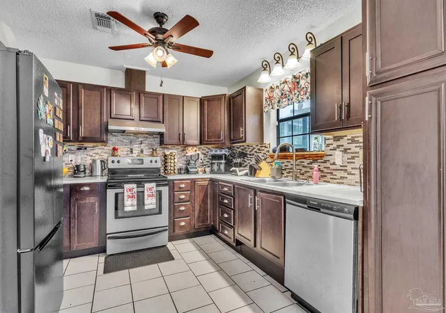 5th image of 1118 Bremen Ave, Pensacola, FL 32507 | MLS# 683107