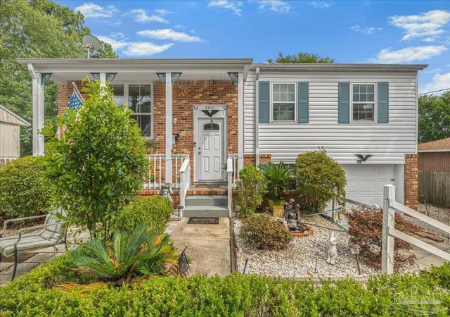 Photo 2 of Single family home for sale at 3310 Bluewater Dr, Pensacola, FL 32503 | MLS# 685746 | Listing updated on 2026-08-14