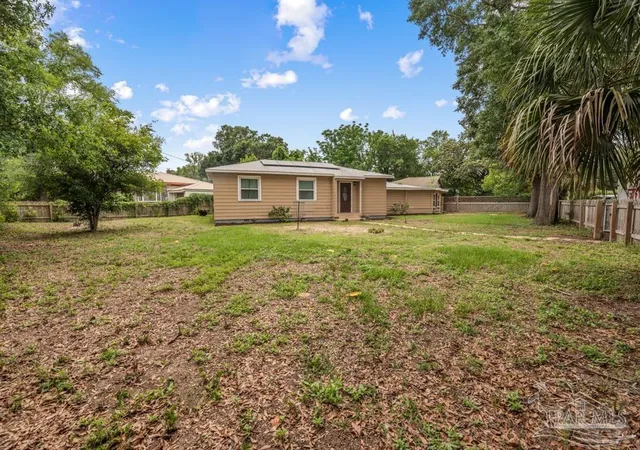 2nd image of 29 Mindoro Cir, Pensacola, FL 32507 | MLS# 682538