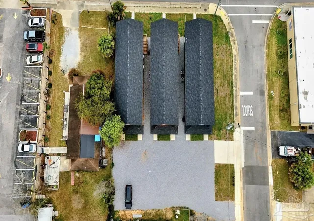 3rd image of 315 N Pace Blvd, Pensacola, FL 32505