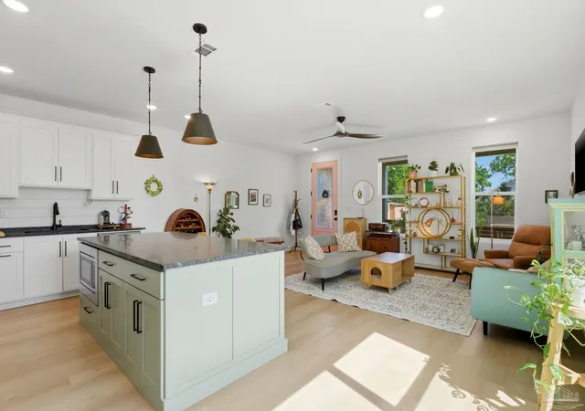 Photo 3 of Single family home for sale at 901 W Jackson St, Pensacola, FL 32501 | MLS# 682551 | Listing updated on 2026-08-12