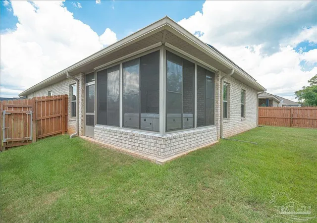 Photo 2 of Single family home for sale at 6510 Covington Cir, Pensacola, FL 32526 | MLS# 685793 | Listing updated on 2026-10-12