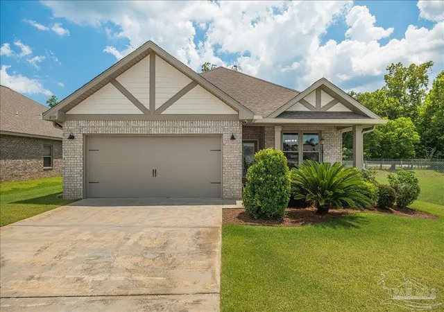 Photo 4 of Single family home for sale at 6510 Covington Cir, Pensacola, FL 32526 | MLS# 685793 | Listing updated on 2026-10-12