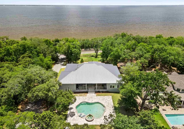 3rd image of 3911 Scenic Hwy, Pensacola, FL 32504 | MLS# 677760