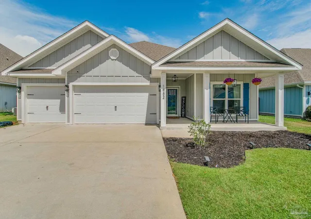 Photo 2 of Single family home for sale at 1482 Ballyhoo Dr, Gulf Breeze, FL 32563 | MLS# 680932 | Listing updated on 2026-08-15
