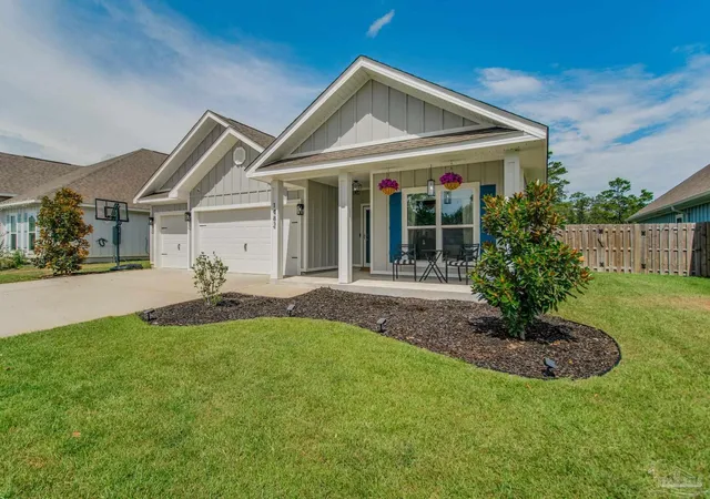 Photo 3 of Single family home for sale at 1482 Ballyhoo Dr, Gulf Breeze, FL 32563 | MLS# 680932 | Listing updated on 2026-08-15