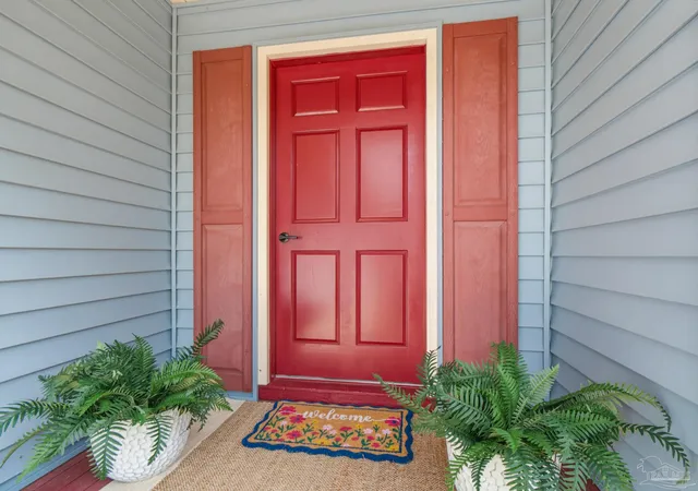 Photo 4 of Single family home for sale at 6073 Clay Cir, Gulf Breeze, FL 32563 | MLS# 685059 | Listing updated on 2026-07-20