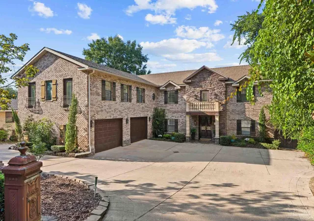 Photo 2 of Mansion for sale at 1660 E Texar Dr, Pensacola, FL 32503 | MLS# 688321 | Listing updated on 2026-09-03