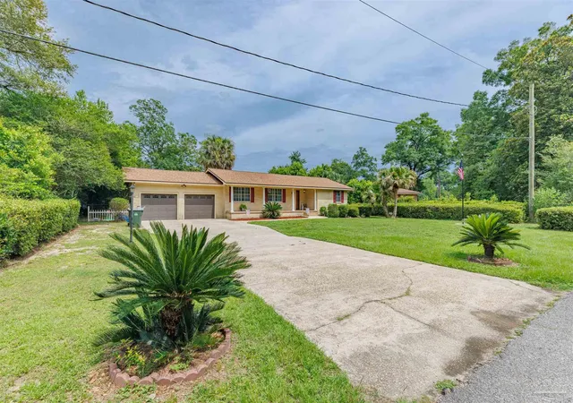 Photo 3 of Single family home for sale at 902 N 75th Avenue, Pensacola, FL 32506 | MLS# 683853 | Listing updated on 2026-09-14