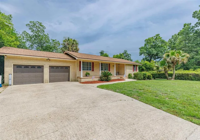 Photo 3 of Single family home for sale at 902 N 75th Avenue, Pensacola, FL 32506 | MLS# 683853 | Listing updated on 2026-09-14
