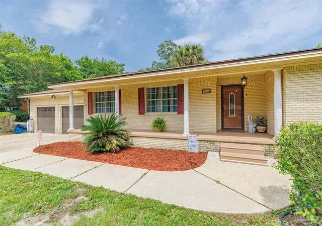 Photo 4 of Single family home for sale at 902 N 75th Avenue, Pensacola, FL 32506 | MLS# 683853 | Listing updated on 2026-09-14
