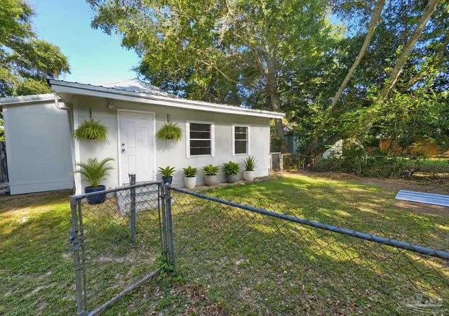 Photo 13 of Single family home for sale at 1215 N U St, Pensacola, FL 32505 | MLS# 685524 | Listing updated on 2026-09-10