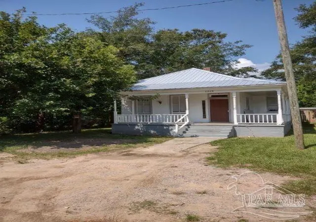 Photo 1 of Single family home for sale at 1215 N U St, Pensacola, FL 32505 | MLS# 685524 | Listing updated on 2026-09-10