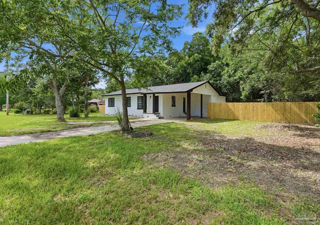 Photo 3 of Sale Pending at 350 Kelson Rd, Pensacola, FL 32514 | MLS# 685158 | Listing updated on 2026-08-31