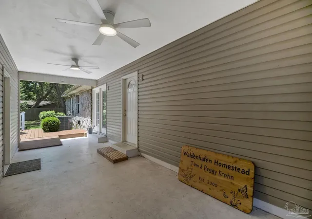 Photo 4 of Single family home for sale at 219 Norwich Dr, Gulf Breeze, FL 32561 | MLS# 684938 | Listing updated on 2026-09-16
