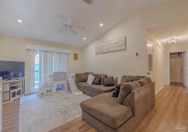 4th image of 2299 Scenic Hwy #R11, Pensacola, FL 32503 | MLS# 684230