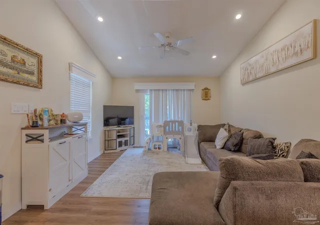 5th image of 2299 Scenic Hwy #R11, Pensacola, FL 32503 | MLS# 684230