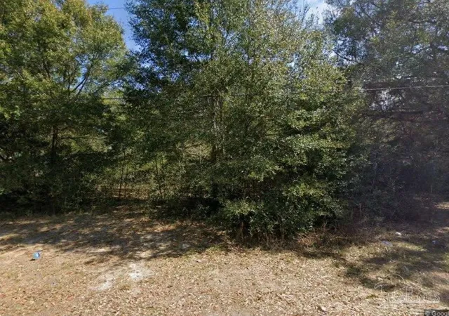 Photo 3 of Sale Pending at 6214 Montgomery Ave, Pensacola, FL 32526 | MLS# 669046 | Listing updated on 2026-09-09