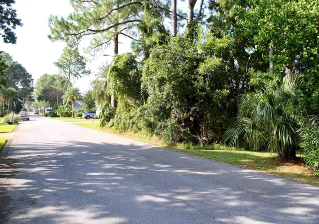 Photo 4 of Land for sale at 1621 Mauna Kea Ct, Gulf Breeze, FL 32563 | MLS# 677383 | Listing updated on 2026-03-04