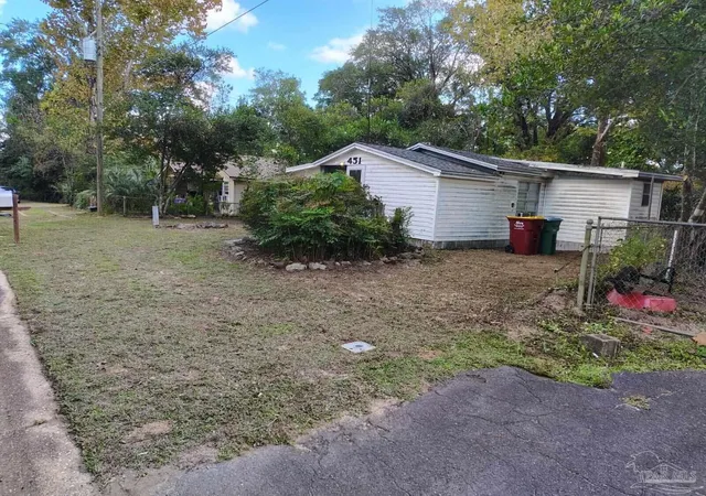 Homes for sale in Crestview, FL | 451 E Cane Ave, Crestview, FL 32539 | MLS# 673376