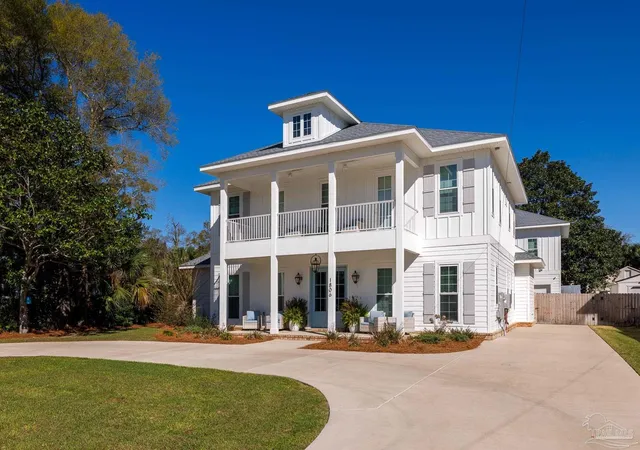 Photo 2 of Sale Pending at 1806 E Hernandez St, Pensacola, FL 32503 | MLS# 679334 | Listing updated on 2026-10-19